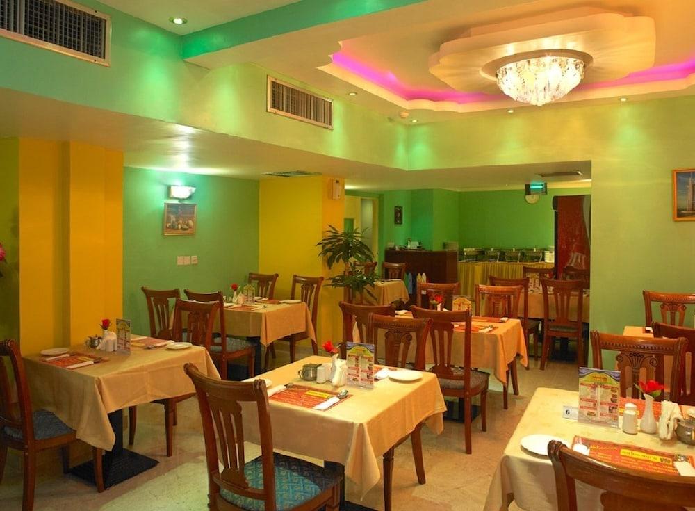 Phoenicia Grand Hotel Dubai Exterior photo